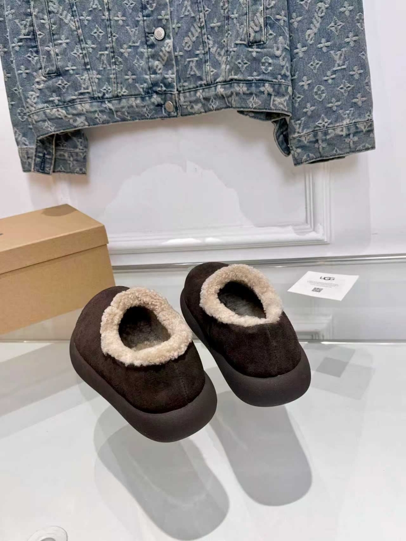 Ugg Flat Shoes